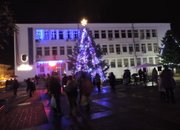 Светна коледната елха на Етрополе