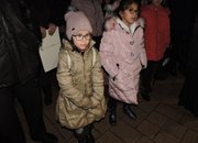 Светна коледната елха на Етрополе