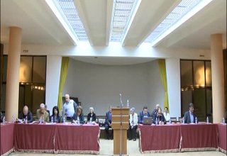 Искането на група общински съветници правомощията на председетеля на общинския съвет Мартин Тинчев да бъдат прекратени предсрочно, отпадна от дневния ред на вчерашното заседание на съвета Скрийншот