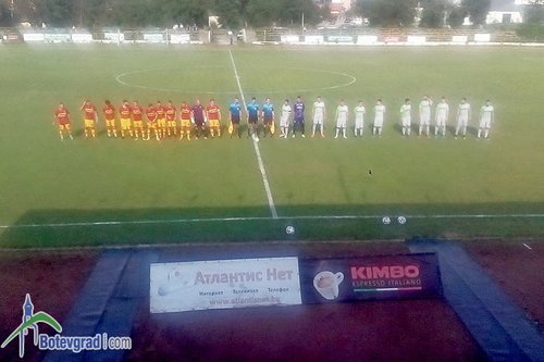 Футболистите на Балкан започнаха с победа 