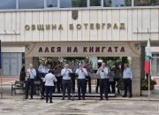 Историкът д-р Александър Стоянов бе гост в „Алея на книгата“ на днешния празничен ден