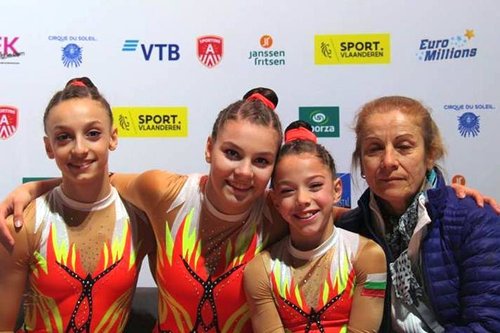 Дария, Стейси и Габриела са на финал!!