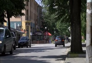 Общината е възложила на специализирана фирма да направи обследване на пътния трафик в Ботевград и да изготви предложение за облекчаването му Скрийншот