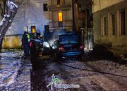 Пламна лек автомобил, паркиран на бул. “Трети март”