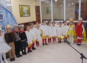 Деца от Детска градина “Звънче“ поднесоха празнична програма в Дома за възрастни хора “Д-р Адриян Атанасов“ 