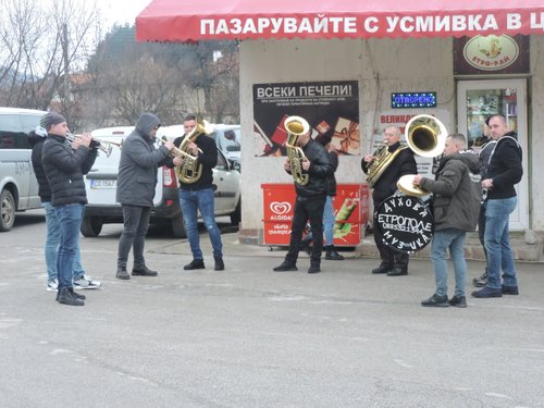 ПЕЕНЕ НА ПРЪСТЕНИТЕ – ПЪРВИ ДЕН