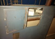 Живеещи на ул.”Славейков” възмутени от безотговорността на работници на местния доставчик на ел. енергия 