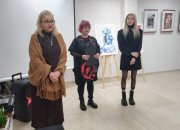 Младата художничка Снежина Димитрова представя 21 свои творби в първата си самостоятелна изложба в Ботевград