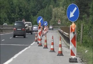 В края на май започва ремонтът на моста между тунелите Ечемишка и Топли дол на Автомагистрала Хемус Скрийншот