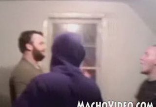 Удар......и Легна На Земята Скрийншот
