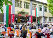 Среща на поколенията събра бивши и настоящи гимназисти