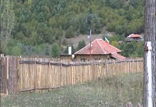 Телевизионно реалити шоу, което се снима в Своде, ограничава пътя на местните до имотите им Скрийншот