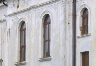 Ремонтират църквата в село Гурково със средства от общината, местни бизнесмени и граждани Скрийншот