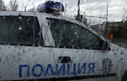 Арестуваха 4 полицаи да крадат по време на смяна