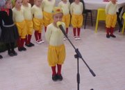 Деца от Детска градина “Звънче“ поднесоха празнична програма в Дома за възрастни хора “Д-р Адриян Атанасов“ 
