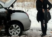 Вижте как две СИЛИКОНКИ сменят спукана ГУМА в снега