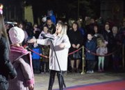 Грейнаха коледните светлини на елхата в Ботевград
