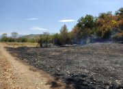 Пожар избухна в Новачене, огънят стигна до къщитe
