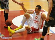 Левски бие в Ямбол, Лукойл громи в Правец