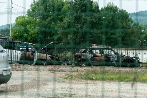 Запалиха джиповете на собственика на „Никсметал”