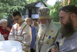 Ловчанският митрополит Гавраил оглави службата по повод храмовия празник в Зелинския манастир Скрийншот