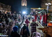 С коледна премяна засия централната част на Ботевград