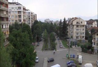 Общината се отказва от идеята да изгражда паркинг на два етажа в пространството между Младежкия дом и Съдебната палата Скрийншот