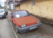 Премахват спрени от движение автомобили от зелените площи в Ботевград