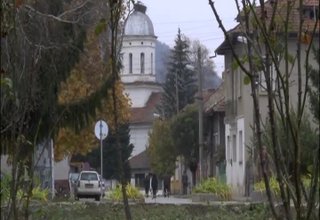 Двама мъже са бити и ограбени. Единият в центъра на Ботевград, другият в Скравена Скрийншот