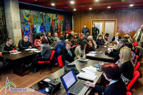 Близо три часа продължи общественото обсъждане на Бюджет 2017 на община Ботевград