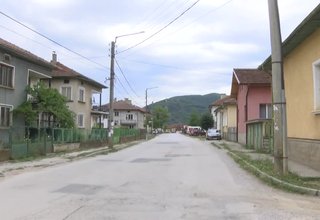 Общината обяви обществена поръчка за избор на изпълнител за ремонт на общински пътища Скрийншот