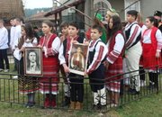 ЕТРОПОЛЦИ СЕ ПОКЛОНИХА ПРЕД ГЕРОИЧНАТА СМЪРТ НА АПОСТОЛА