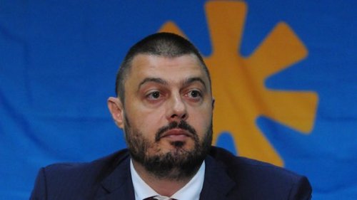 Интервю на английски на Бареков стана хит в интернет