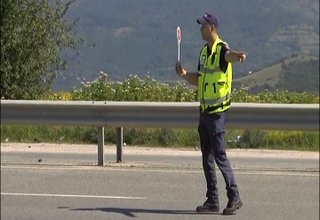 18 души са задържани вчера при мащабната полицейска операция, порведена на територията на община Ботевград Скрийншот