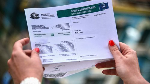 Заведения, спорт, културни събития: предложенията за нови мерки с COVID сертификат