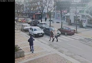 Камерите за видеонаблюдение са записали случай на опасно шофиране Скрийншот