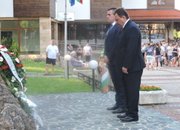 С панихида и поднасяне на цветя започна тържествената част от Празника на Етрополе 