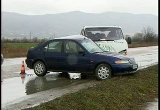 40-годишен мъж от Трудовец пострада при катастрофа с училищен микробус Скрийншот