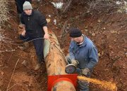 Служители на „Напоителни системи“ затапиха главен водопровод в Община Ботевград