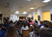 Ученици от ППМГ “Акад. проф. д-р Асен Златаров” изнесоха открит урок за Мария Кюри в присъствието на гости от РУО