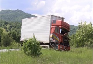 Шофьор на камион загина вчера край Новачене Скрийншот