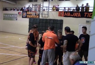 Възпитаниците на треньора Николай Пеев постигнаха изразителна победа над унгарския Шопрон Тигрисек Скрийншот