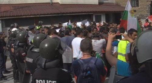 Жители на Гърмен: Kметицата Капитанова отмъщава на хората, които участват в протестите