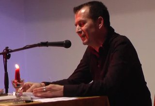 Спектакълът „Любов, пламък бял” събра бивши и настоящи учители и възпитаници на ПМГ „Акад.проф.д-р „Асен Златаров” Скрийншот