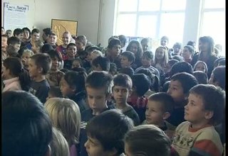 Учениците от Врачеш дискутираха темата "Как да пазим живота си на пътя" Скрийншот