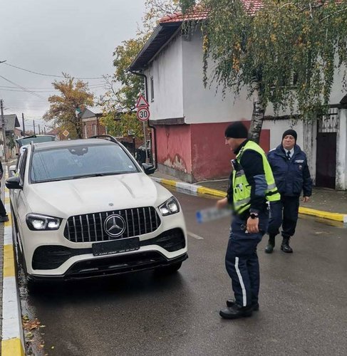13 задържани при спецакция в Софийска област, открити са три издирвани автомобила