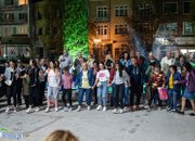 Десетки на площада, за да празнуват победата на Иван Гавалюгов на изборите