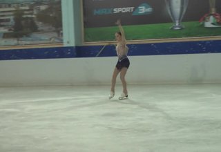 Атмосфера от Коледното шоу върху лед на децата от Ботевград, които тренират фигурно пързаляне. Скрийншот