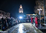 С коледна премяна засия централната част на Ботевград