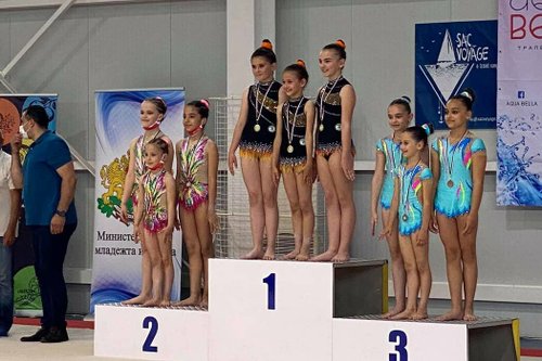 Отново злато за акробатките